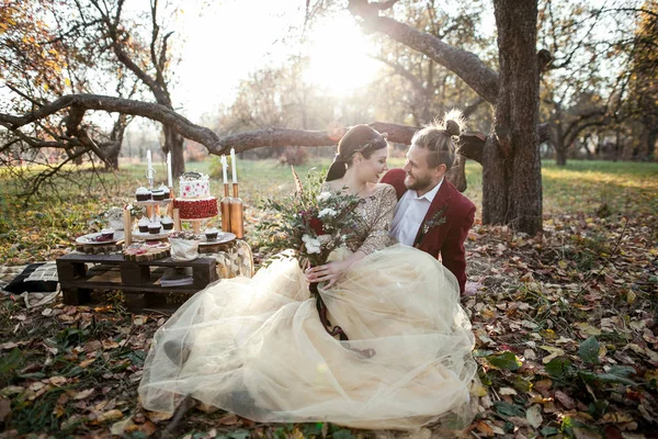 Gelin çift sonbahar Park