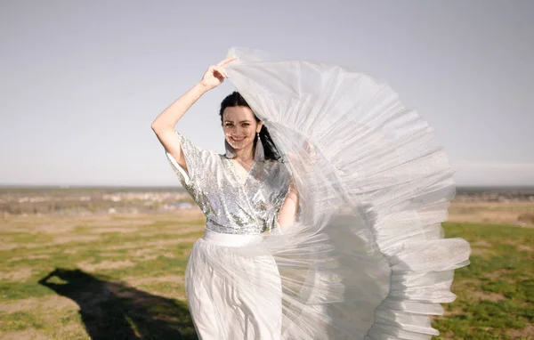 Beautiful girl with veil — Stock Photo, Image