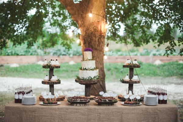 dekore düğün pastası ve tatlılar