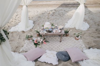 Sahilde Düğün Tablo ayarı