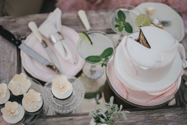 Pasta ile düğün Tablo ayarı