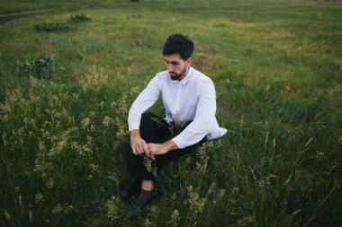 Kırsal kesimde genç adam