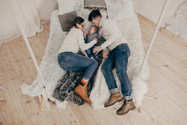 Elevated Portrait Young Couple Baby Boy Lying Bed — Stock Photo, Image