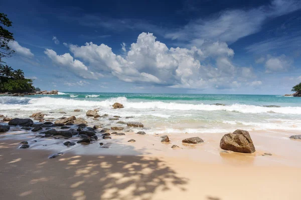 Playa Laem Canta en Phuket —  Fotos de Stock