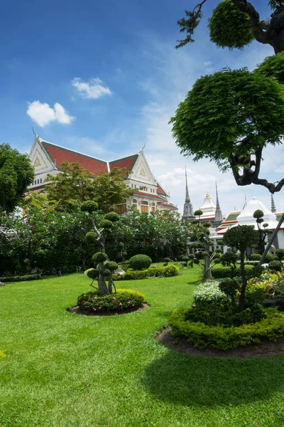 Jardín en el Templo Wat Arun — Foto de Stock