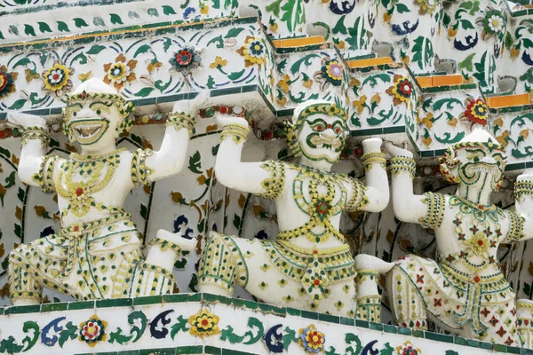 Temple Wat Arun in Bangkok — Stock Photo, Image