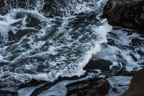 Oceano Visto Vicino Dall Alto Con Sue Onde Movimento — Foto Stock