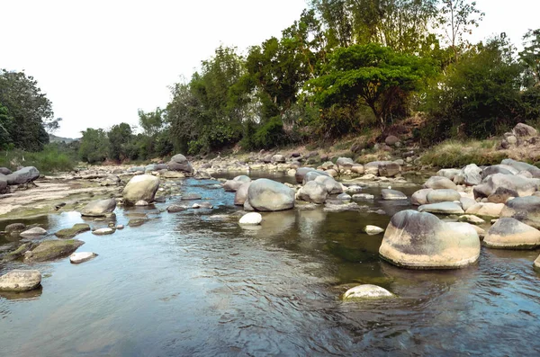 Bellezza Del Fiume Roccioso Selvaggio Acqua Che Scorre Dalle Montagne — Foto Stock