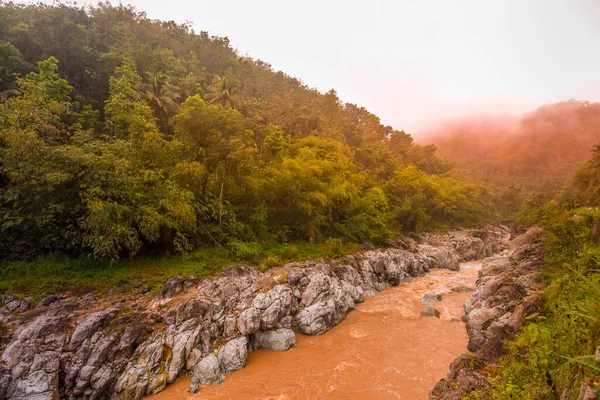 Veduta Del Fiume Montagna Con Acqua Torbida Pacitan Indonesia — Foto Stock