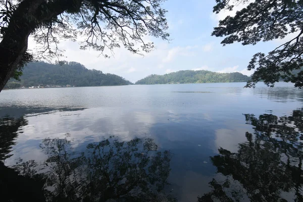 Beleza Tranquila Misteriosa Lago Ngebel Ponorogo Java Oriental Indonésia — Fotografia de Stock