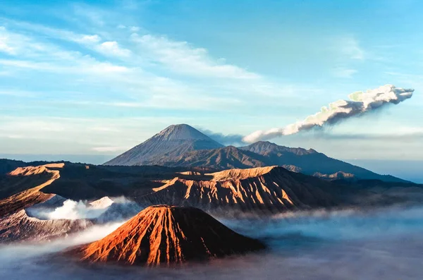 Mount Bromo Een Actieve Vulkaan Een Van Meest Bezochte Toeristische — Stockfoto