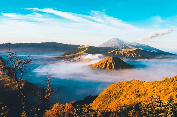 Όρος Bromo Είναι Ένα Ενεργό Ηφαίστειο Και Ένα Από Πιο — Φωτογραφία Αρχείου