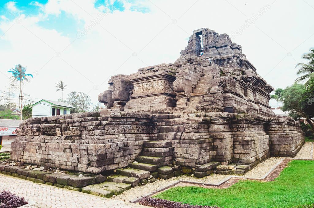 Candi peninggalan kerajaan singasari di Desa Tumpang, Malang, Indonesia