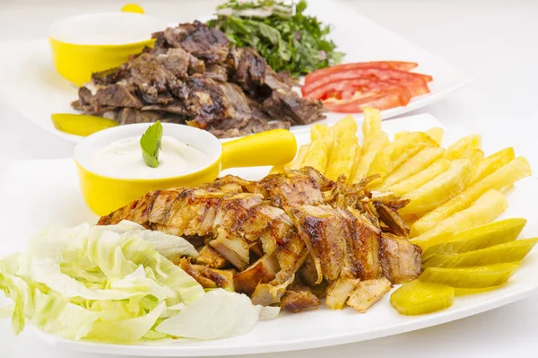 Assiette Shawarma, assiette de bœuf et poulet Shawarma — Photo