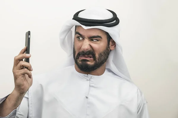 Разгневанный арабский бизнесмен — стоковое фото