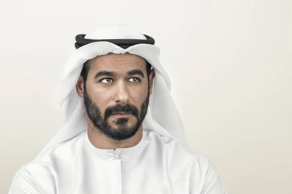 Cuidadoso homem de negócios árabe — Fotografia de Stock