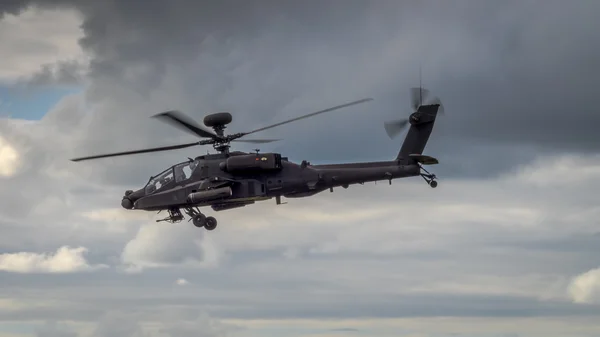 Helicóptero Apache en vuelo —  Fotos de Stock