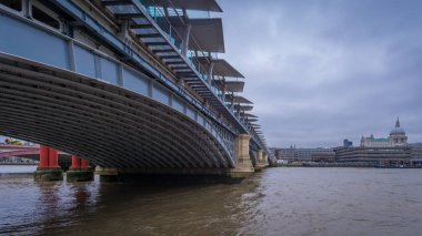 St Paul Katedrali, Londra doğru seyir Blackfriars köprüden.