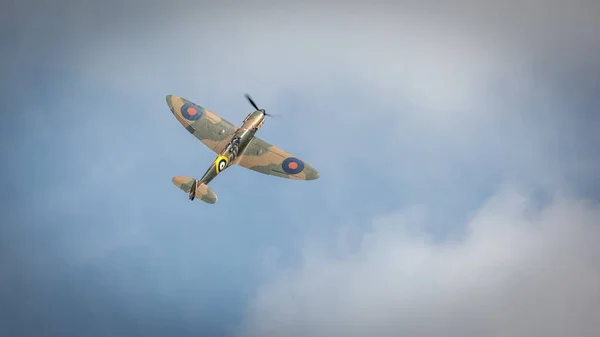 ビンテージの戦闘機 — ストック写真