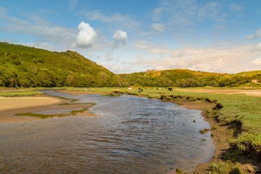Pennard Castle adlı üç kayalıklarla Bay, Swansea, İngiltere
