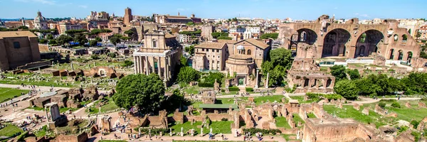 Roma Forumu, Roma, İtalya üzerinden panoramik görünüm — Stok fotoğraf