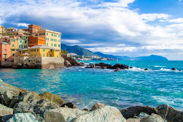 Boccadasse, okres v Janově v Itálii — Stock fotografie