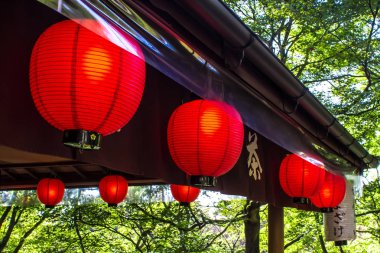 Japon kırmızı fener