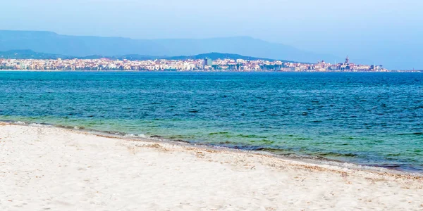 La bahía de Alghero en Cerdeña, Italia —  Fotos de Stock