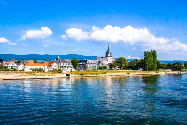 Oestrich-Winkel, little town on the Rhine river, Germany — Stock Photo, Image