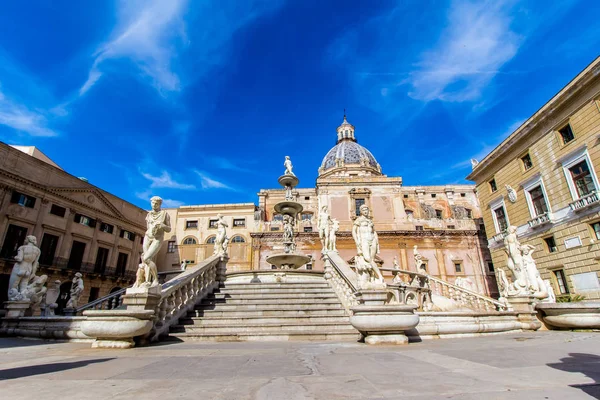 Praetoria fontän i Palermo, Italien — Stockfoto