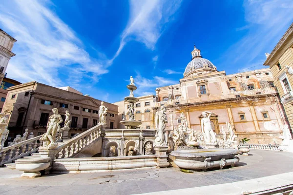 Praetoria fontän i Palermo, Italien — Stockfoto