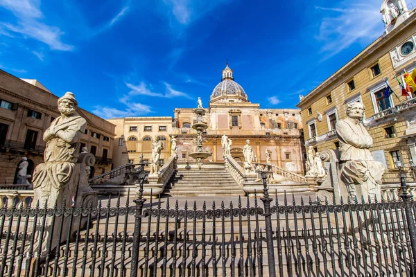 Praetoria fontän i Palermo, Italien — Stockfoto