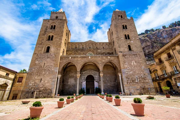 Katedralen i Cefalu, Sicilien, Italien. — Stockfoto