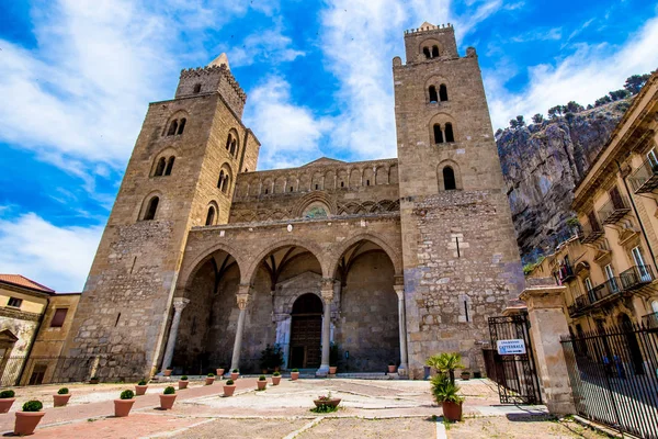 Katedralen i Cefalu, Sicilien, Italien. — Stockfoto