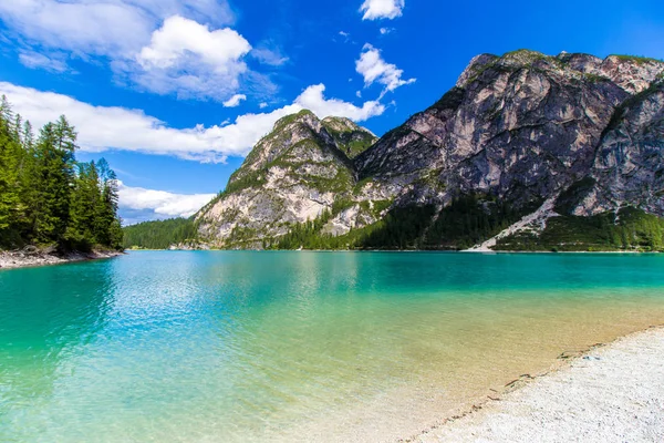 Пляж Озера Брейес Lago Braies Дамбе Италия — стоковое фото