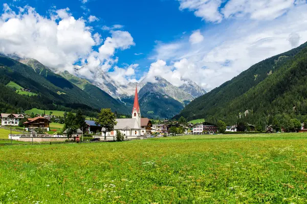 Anterselva di Sotto, küçük köy South Tyrol, İtalya.