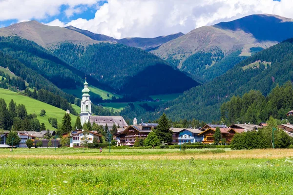 View of Dobbiaco, little town in the Puster Valley, Italy. — Stock Photo, Image