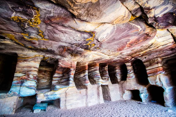 Kumtaşı kaya mezarları: Petra, Jordan