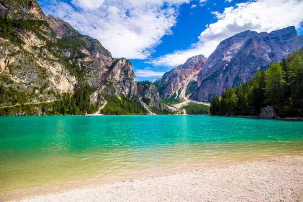 Pragser See in Südtirol — Stockfoto