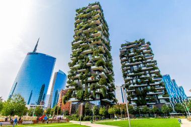 Milan, İtalya'nın iş bölgesinin içinde gökdelenler