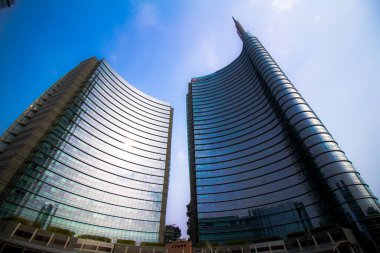 Piazza Gae Aulenti 'deki gökdelenler