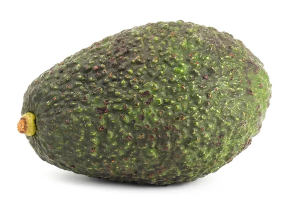 Сырой авокадо на белом фоне — стоковое фото