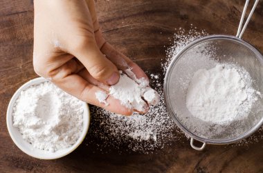 Kasenin içine buğday Un Eleme