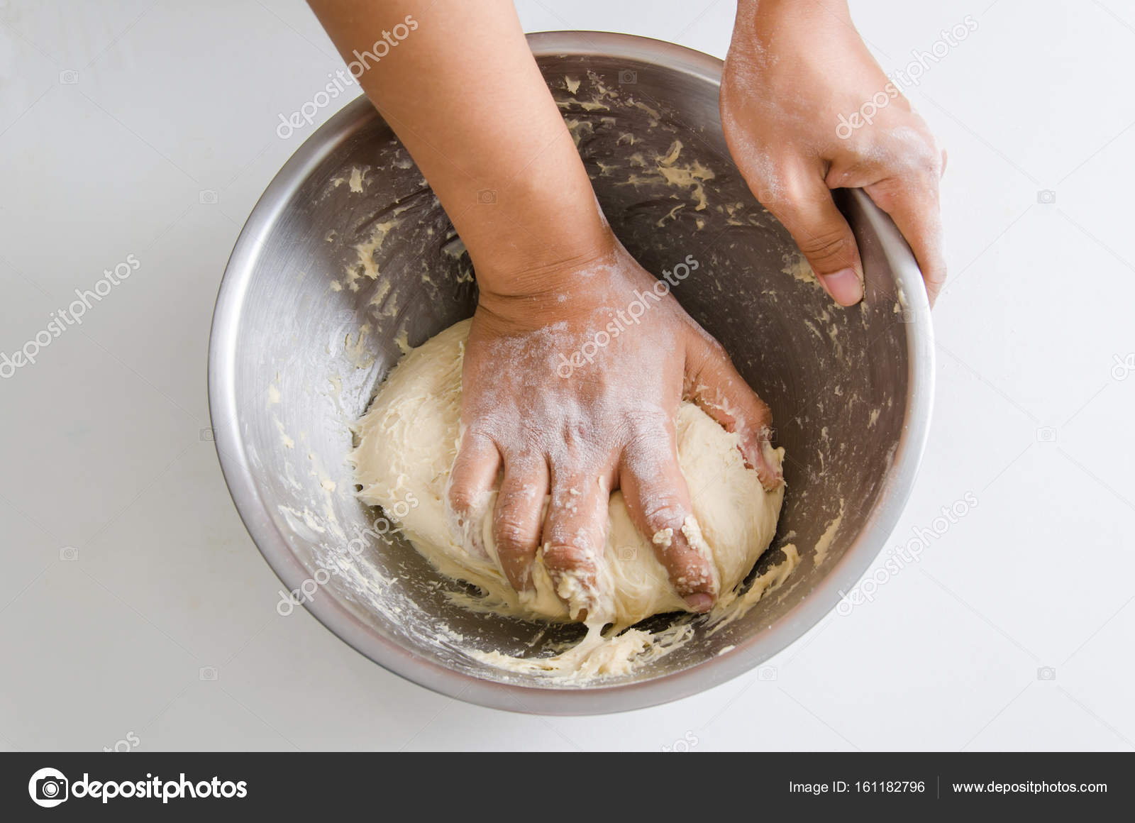 deeg kneden hand
