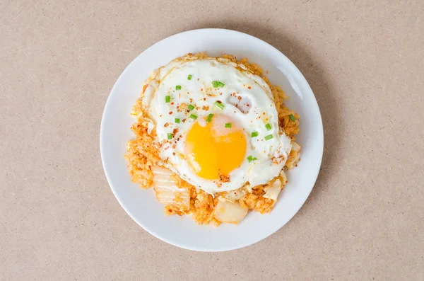 Kimchi kızarmış pilav kızarmış yumurta üst, Kore gıda ile