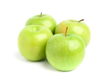 Yeşil elma meyve izole beyaz zemin üzerine
