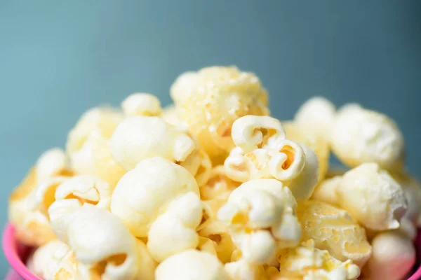 Närbild Karamell Popcorn Skål Läckra Mellanmål — Stockfoto