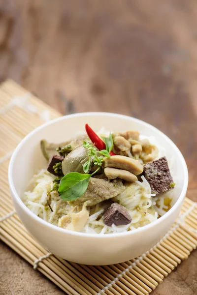 Тайська Продовольства Рисова Локшина Зеленим Каррі Курячі Kanom Jeen Кан — стокове фото