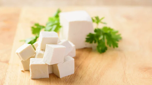 Tofu Affettato Tavola Legno Che Prepara Cottura — Foto Stock