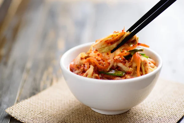 Cavolo Kimchi Ciotola Con Bacchette Mangiare Cibo Coreano — Foto Stock